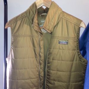 LL Bean Men’s Mountain Classic Puffer Vest